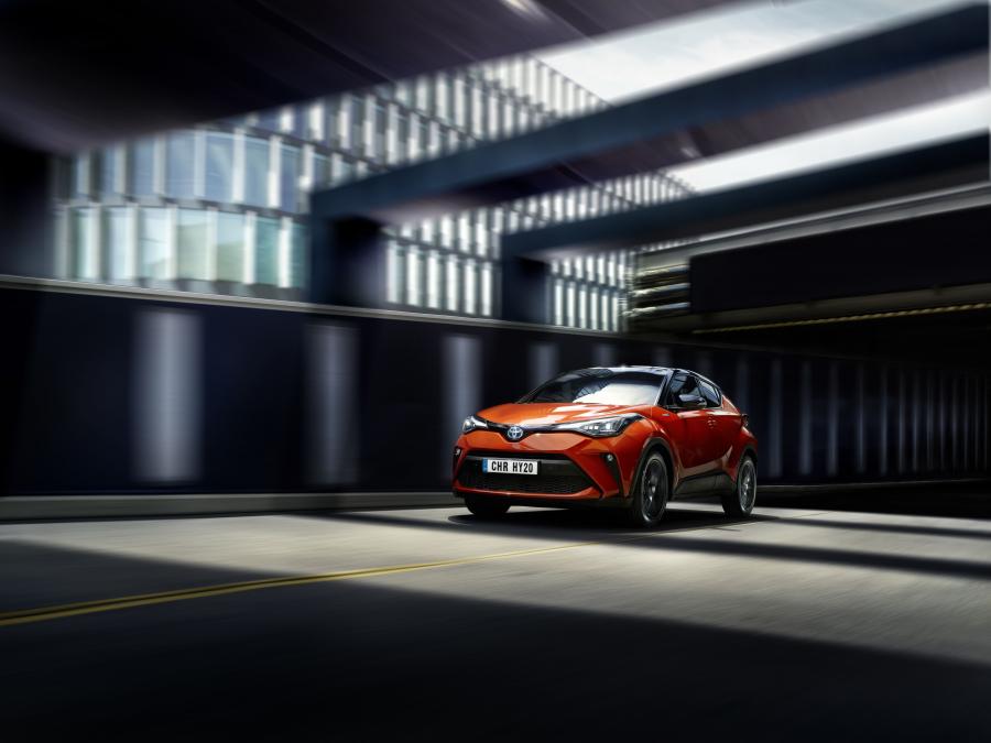  Toyota C-HR Hybrid 2019 года  (WW) (фото 10 из 174)